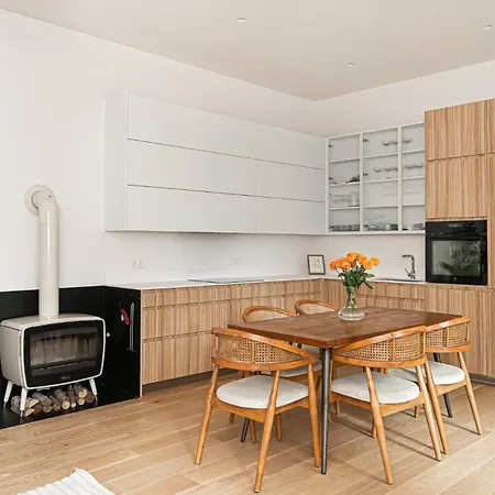 Spacious Apartment In Historical District With Free Parking * Vilnius