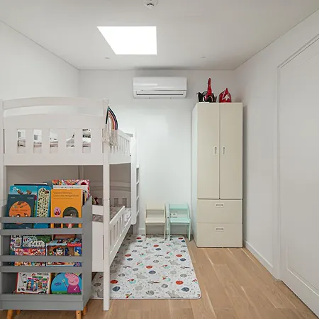 Apartment Spacious & Stylish In Center *